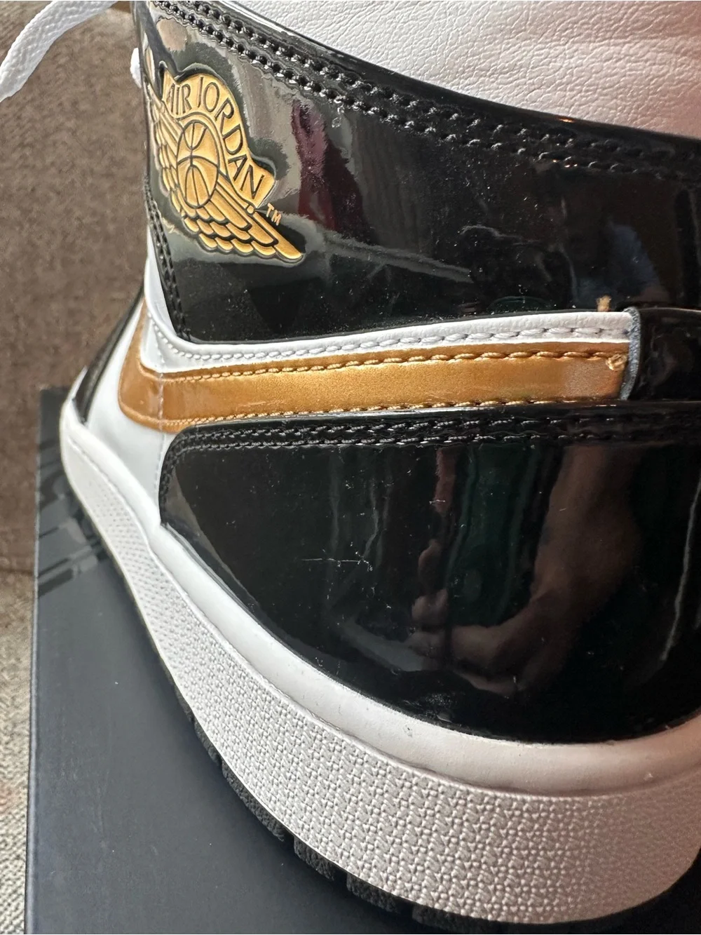 Jordan Air Jordan 1 Mid SE Black with Metallic Gold 13M